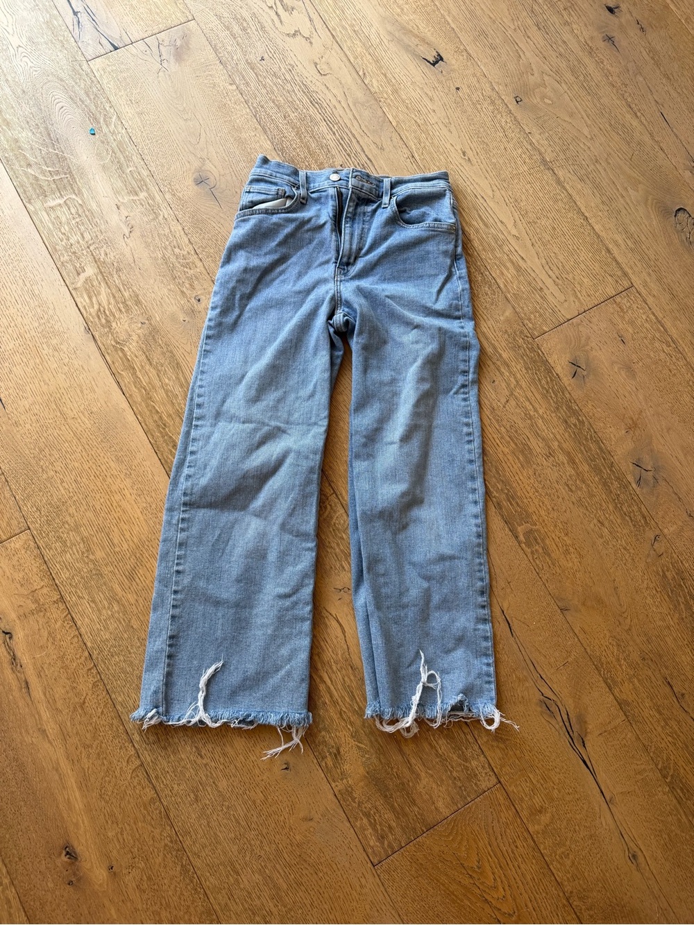 Levi’s Women’s Light Blue Frayed Hem Straight-Leg Jeans